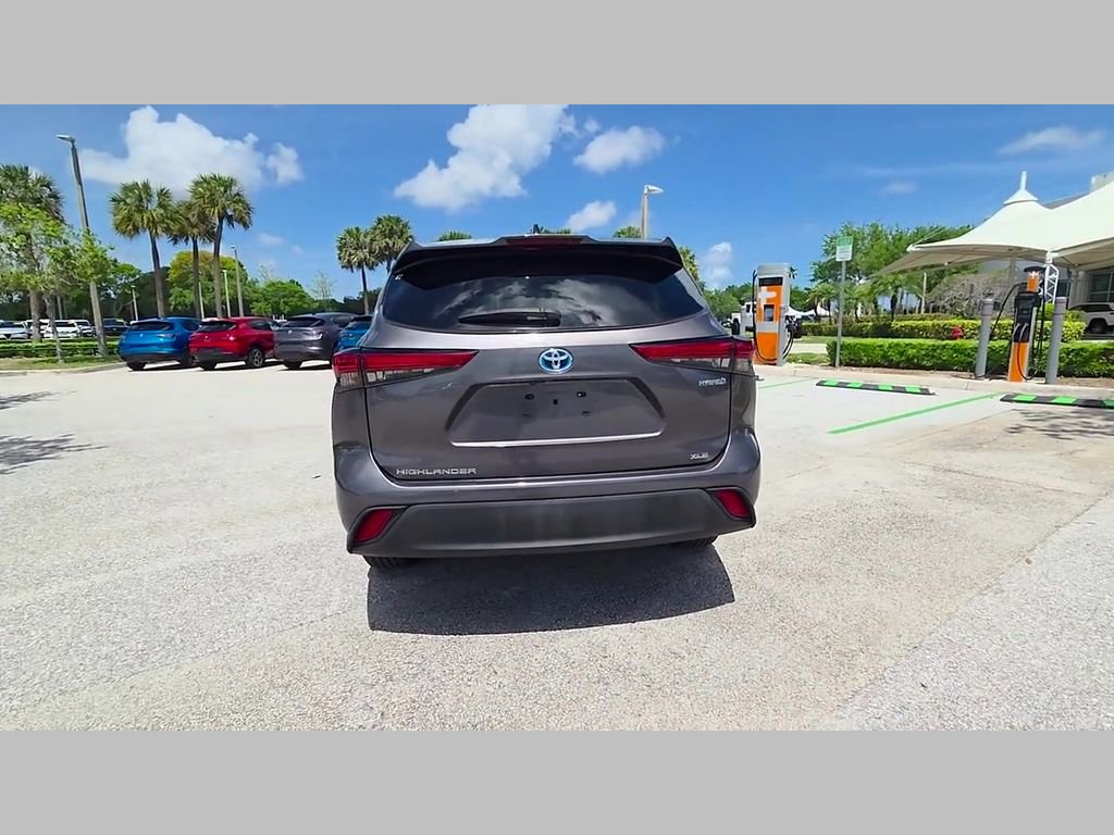 Used 2022 Toyota Highlander XLE image 43