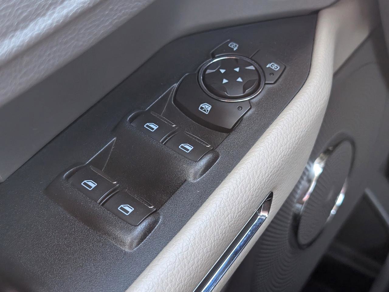 Used 2018 Ford Expedition XLT w/ Equipment Group 201A RWD image 11