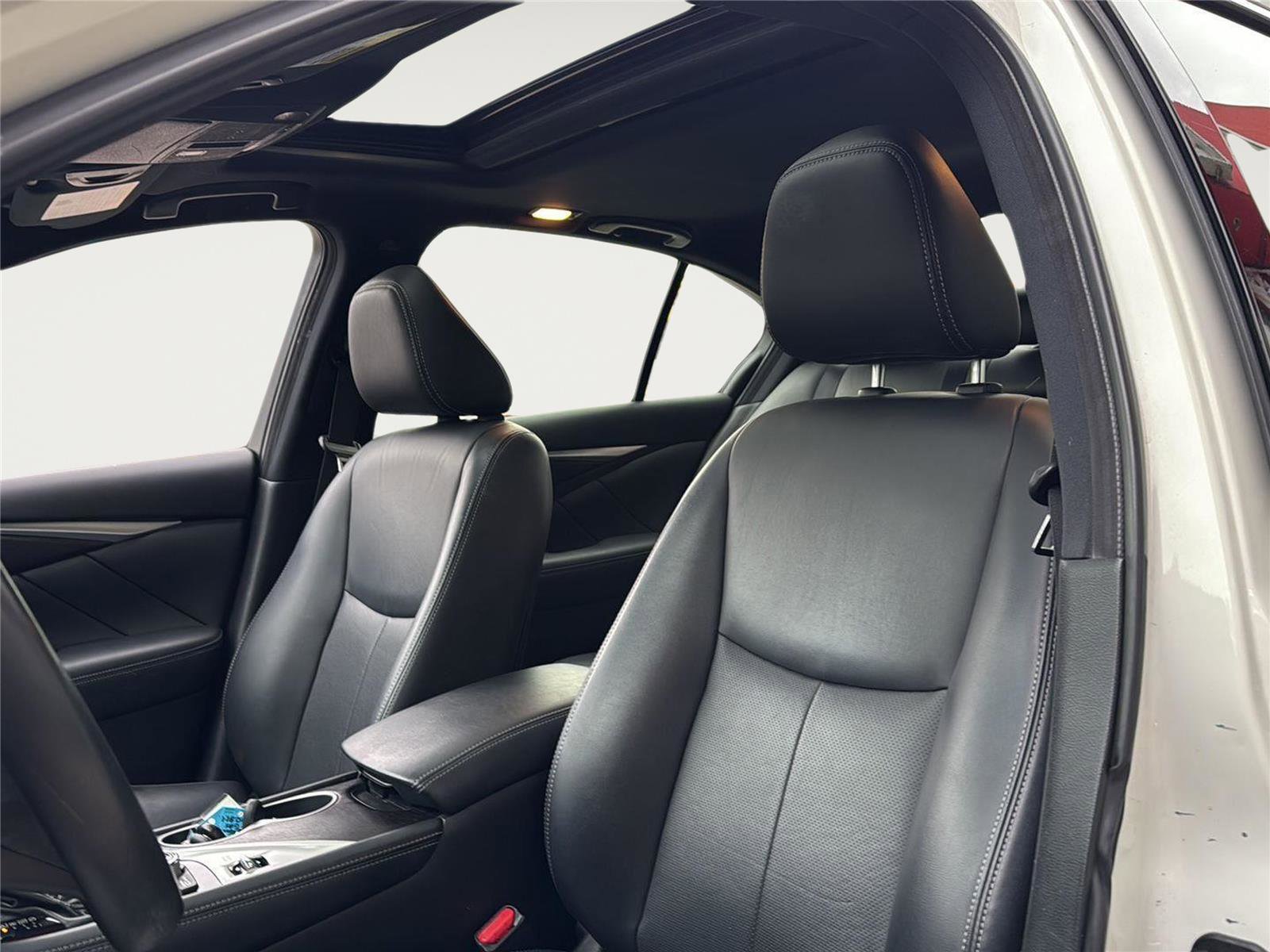 Used 2022 INFINITI Q50 Sensory image 13