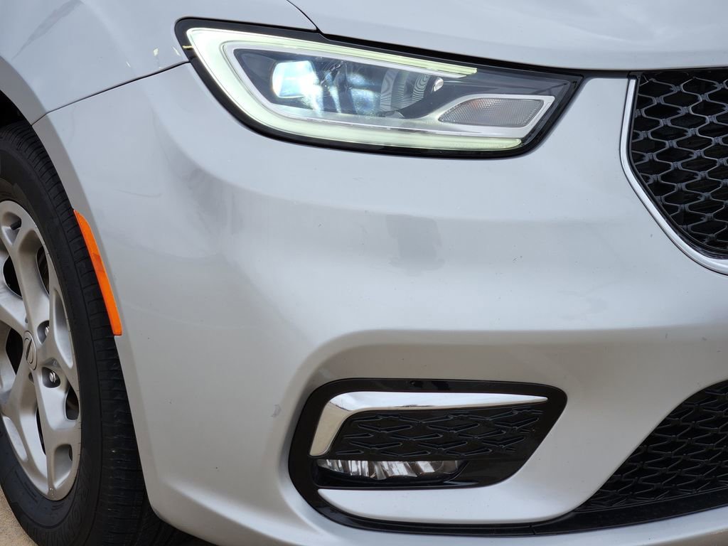 Used 2024 Chrysler Pacifica Limited image 12