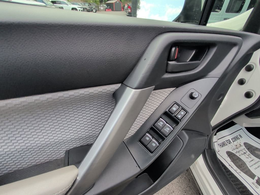 Used 2018 Subaru Forester 2.5i Premium w/ All-Weather Package AWD/4WD image 11