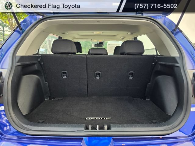 Used 2024 Hyundai Venue SEL FWD image 12