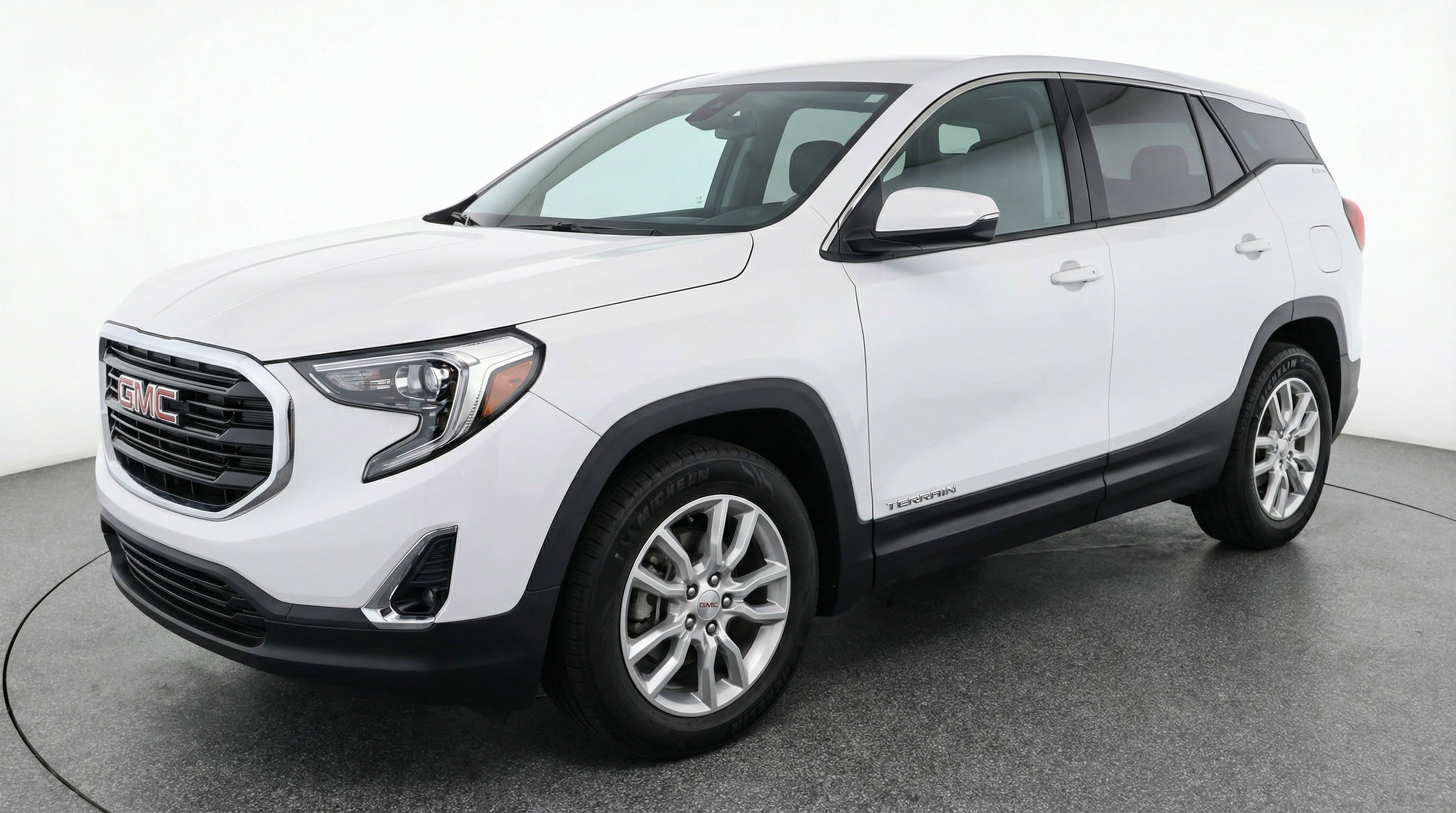 Used 2024 GMC Terrain SLT image 3