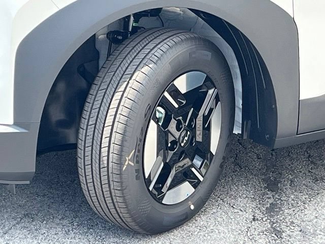 New 2027 Kia Seltos LX FWD image 3
