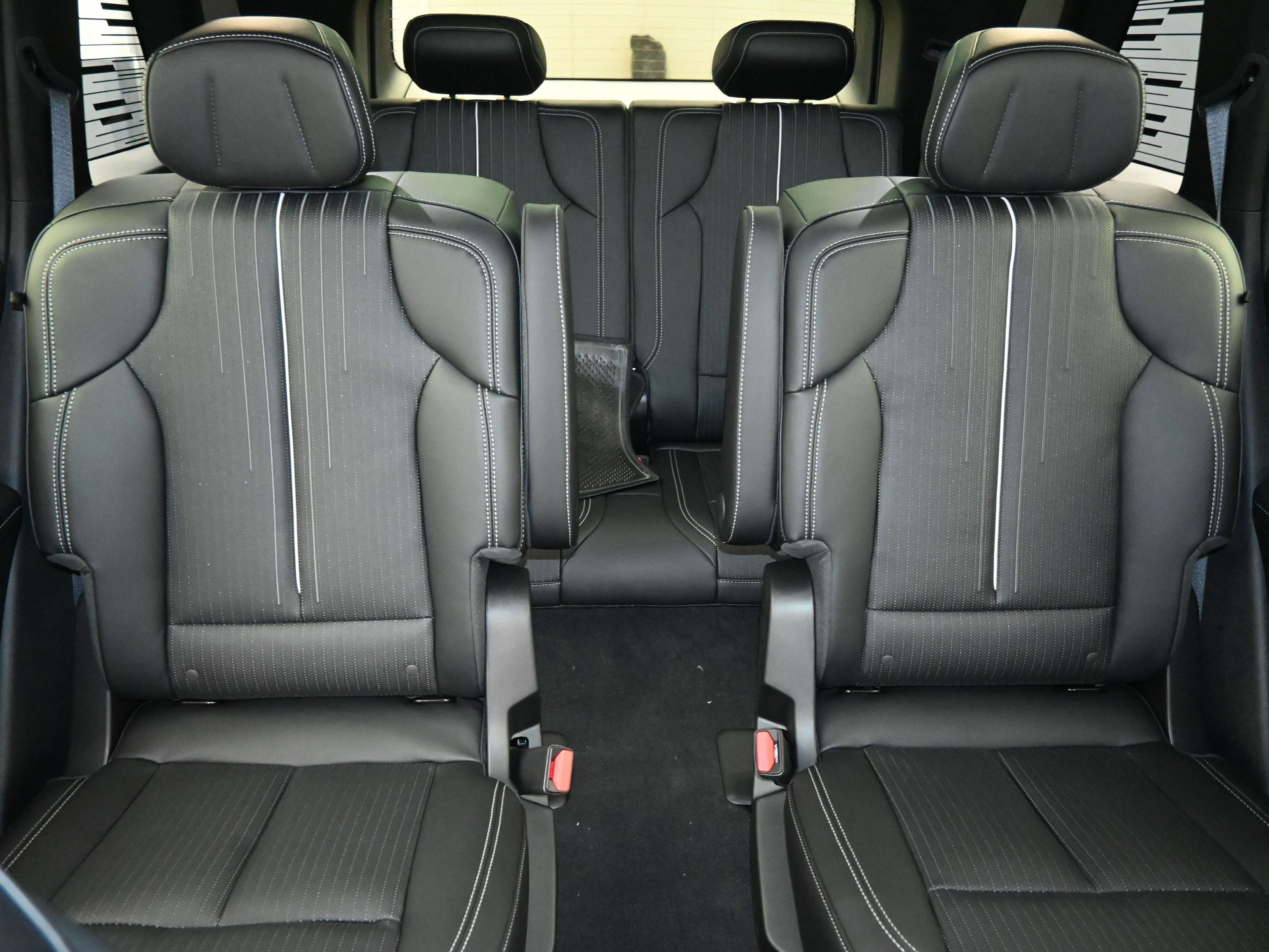 New 2026 Cadillac Vistiq Luxury w/ LPO, Floor Liner Package image 14