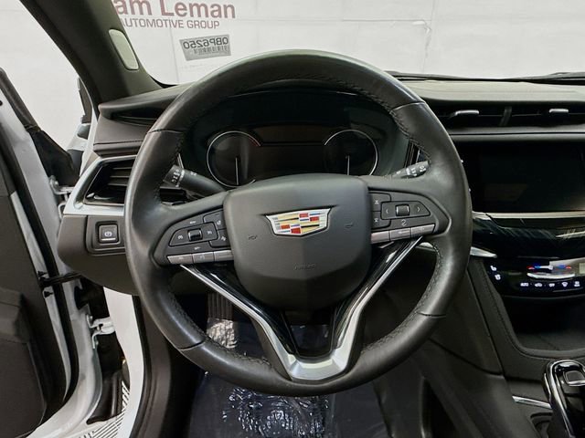 Used 2023 Cadillac XT6 Premium Luxury image 13