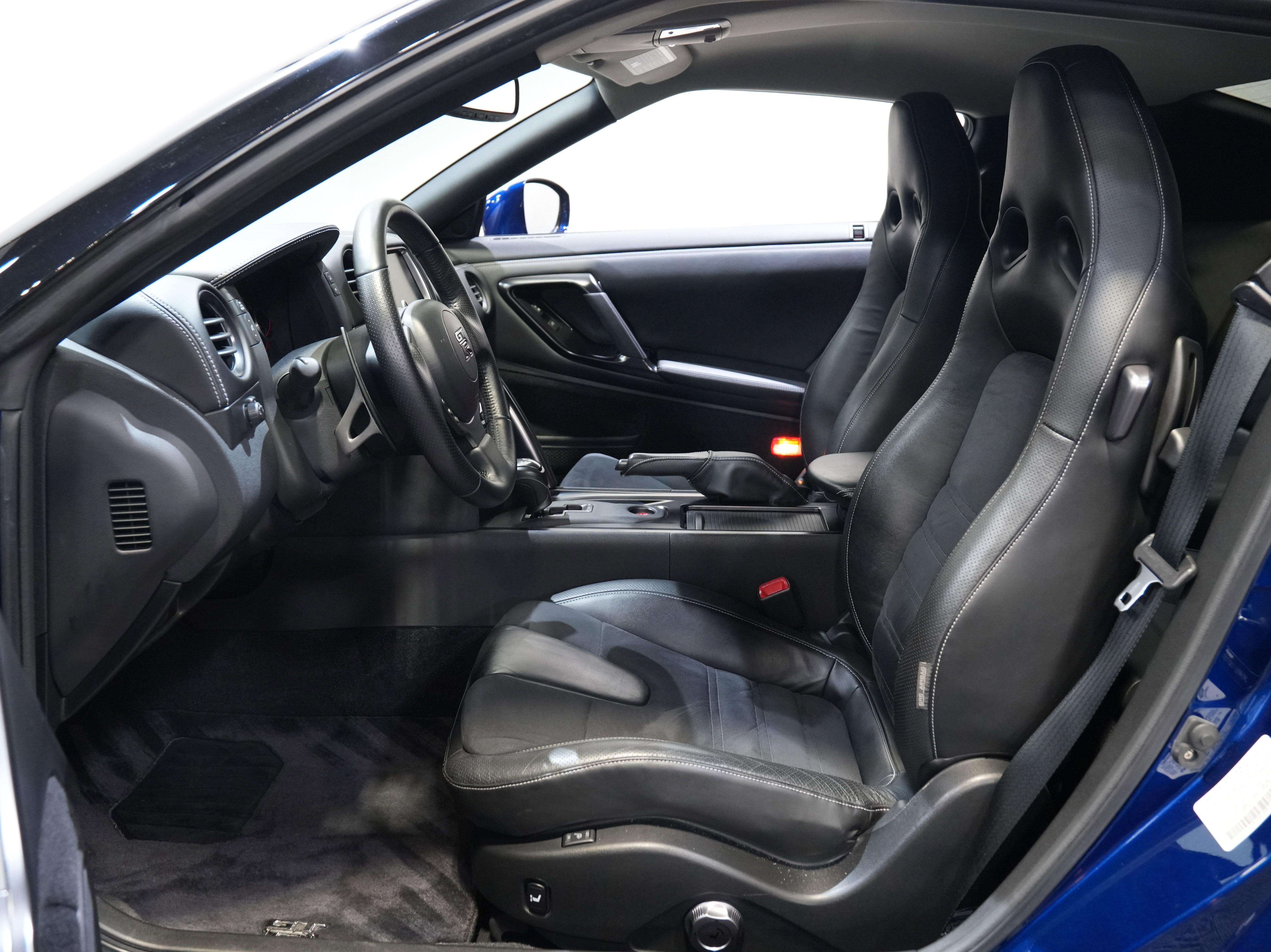 Used 2014 Nissan GT-R Premium AWD/4WD image 31