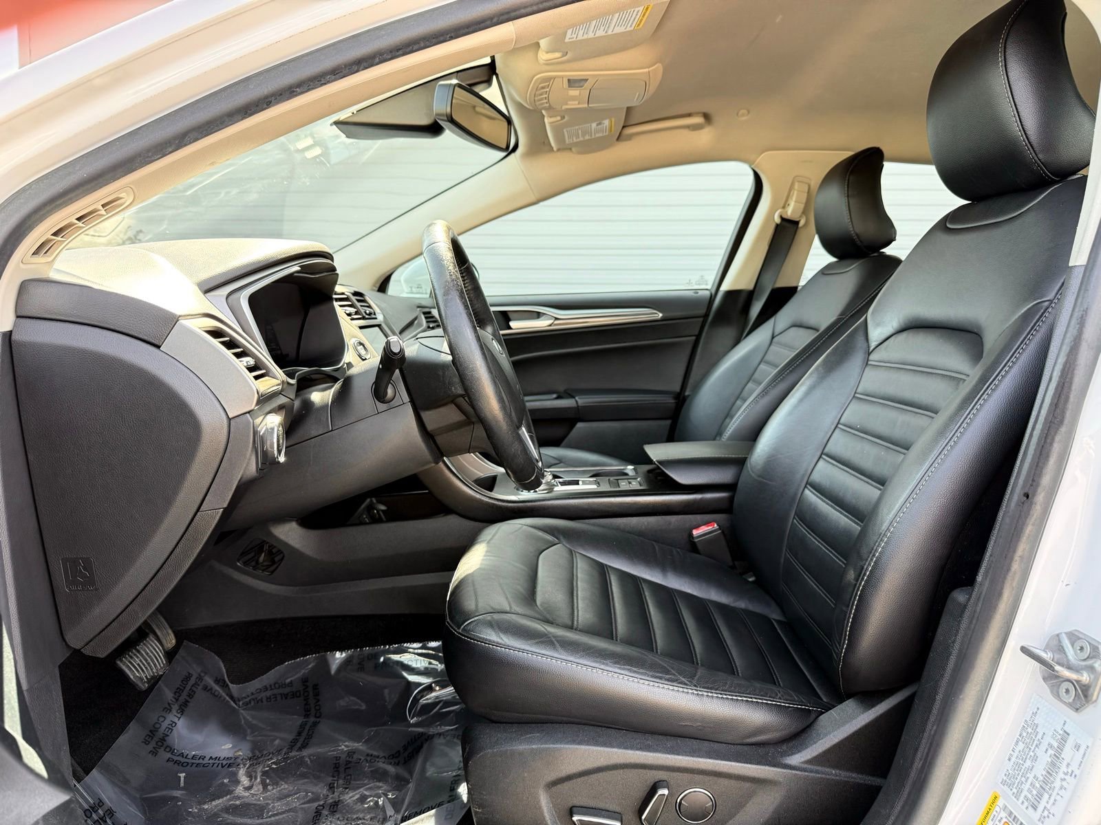 Used 2018 Ford Fusion SE w/ Equipment Group 602A FWD image 12