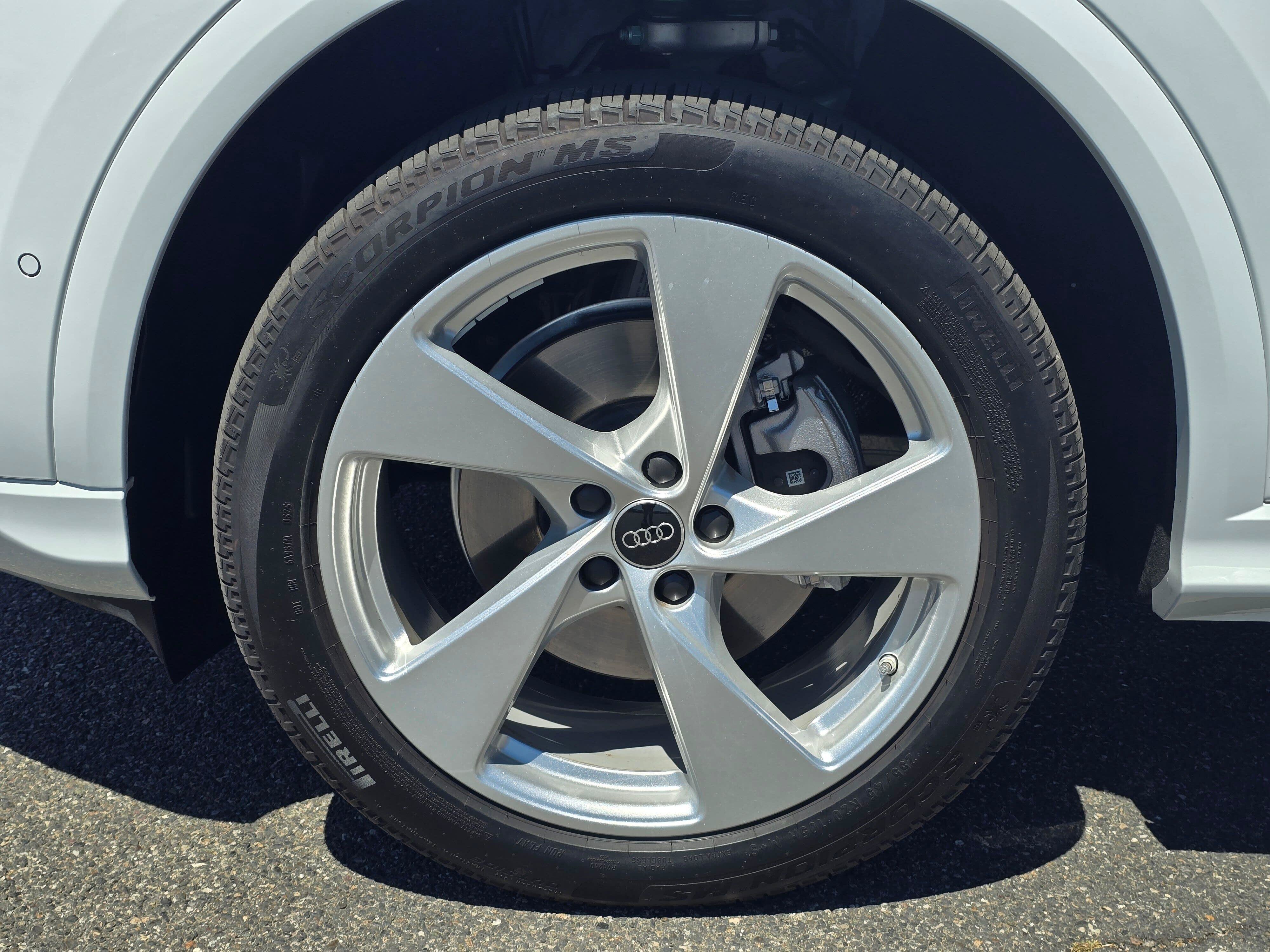 Certified 2025 Audi Q5 Premium Plus w/ Premium Plus AWD/4WD image 8