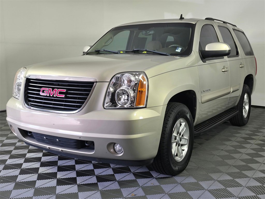 Used 2008 GMC Yukon SLE w/ Exterior Appearance Package image 3
