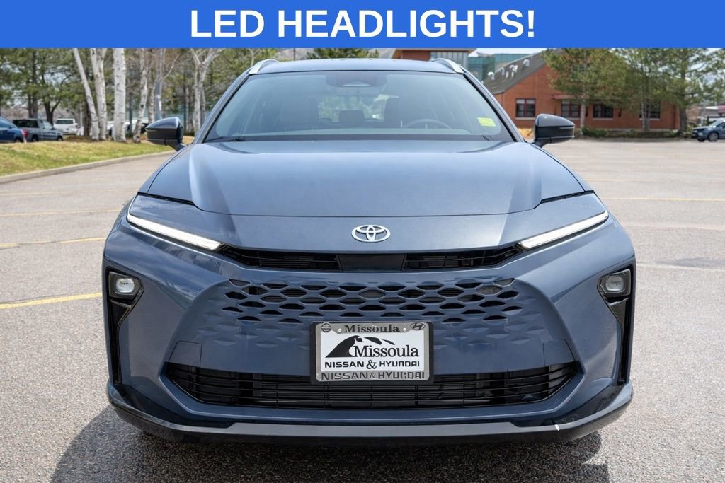 Used 2025 Toyota Crown Signia AWD/4WD image 9