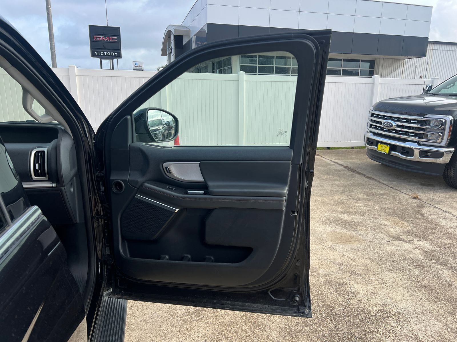 Used 2025 Ford Expedition Max Active AWD/4WD image 10