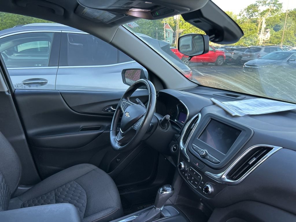 Used 2020 Chevrolet Equinox LT w/ Driver Convenience Package FWD image 9