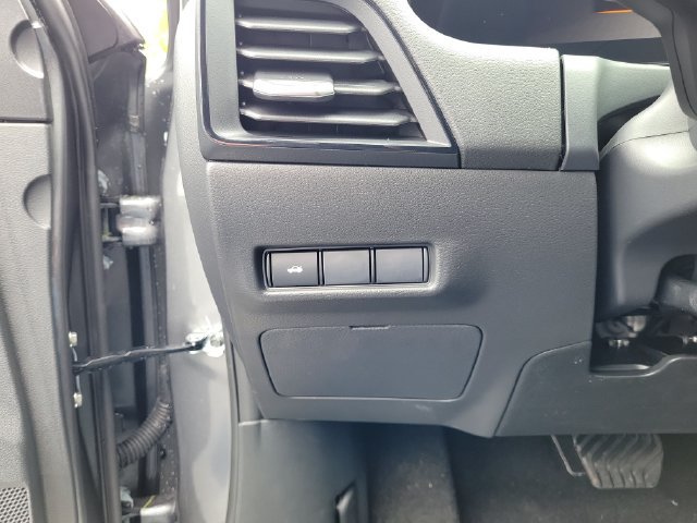 New 2027 Nissan Sentra SR w/ Floor Mat Package FWD image 19