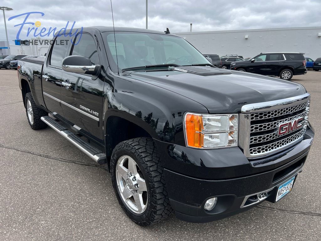 Used 2013 GMC Sierra 2500 Denali w/ Suspension Package, Off-Road AWD/4WD image 9