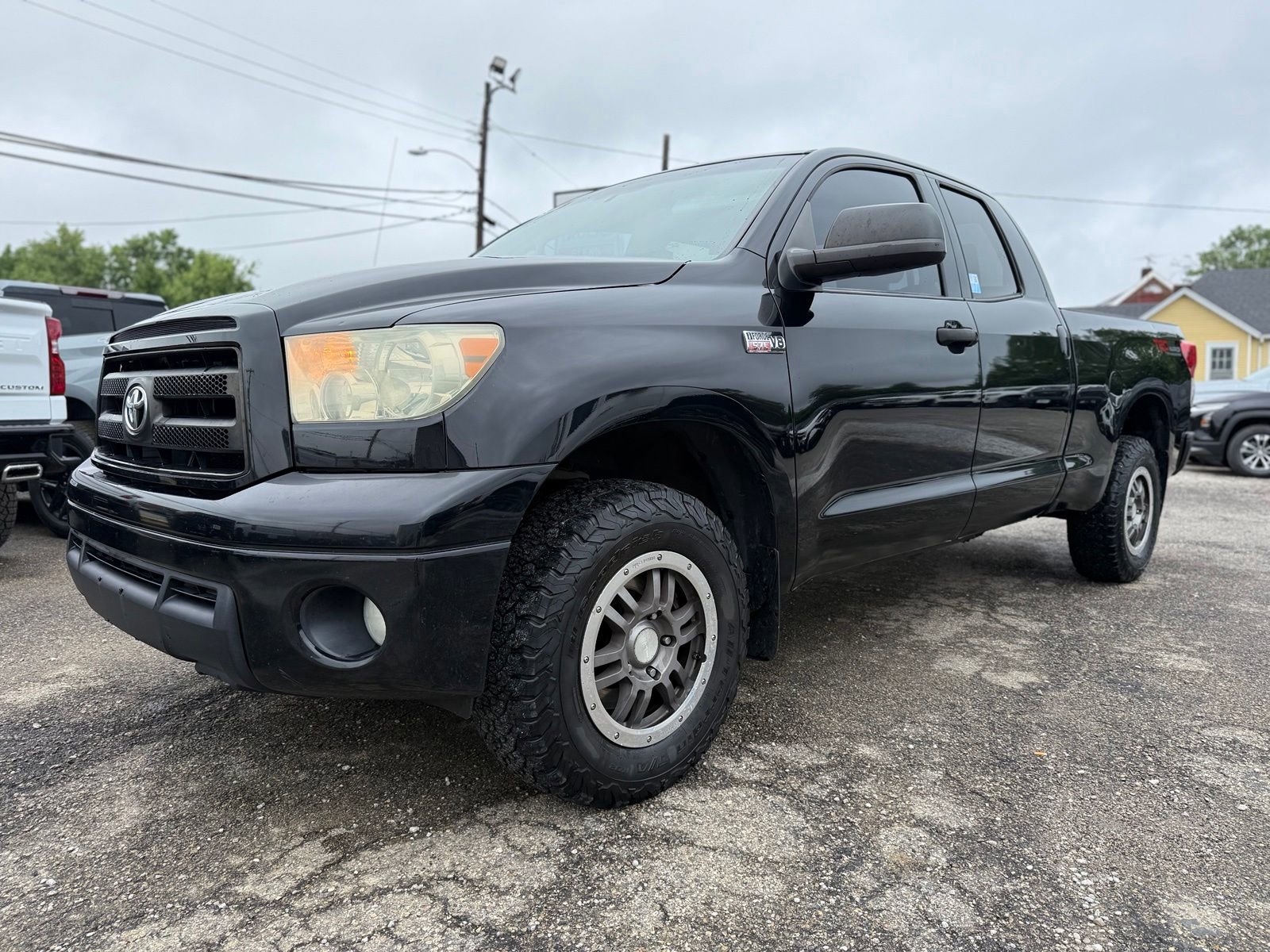 Used 2010 Toyota Tundra 4x4 Double Cab image 2