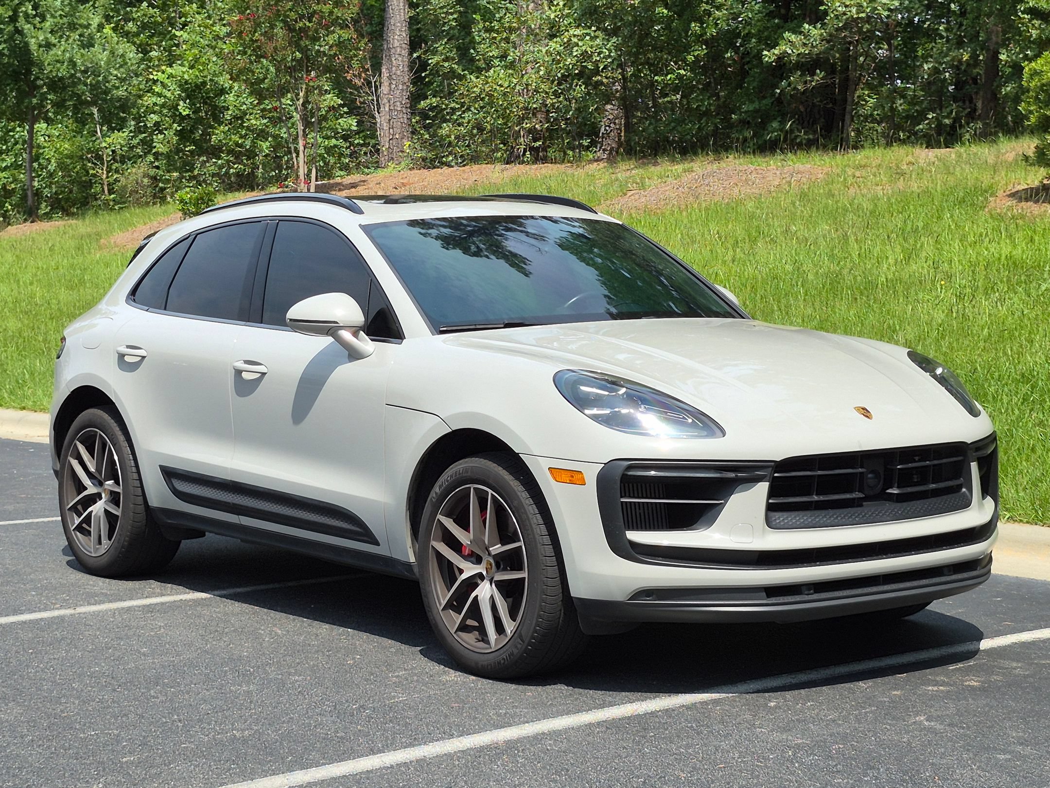 Certified 2024 Porsche Macan S AWD/4WD image 24