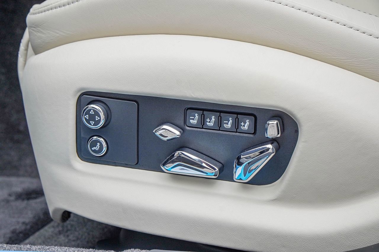 New 2026 Bentley Flying Spur Plug-In Hybrid image 36