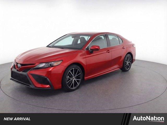 Used 2021 Toyota Camry SE image 1