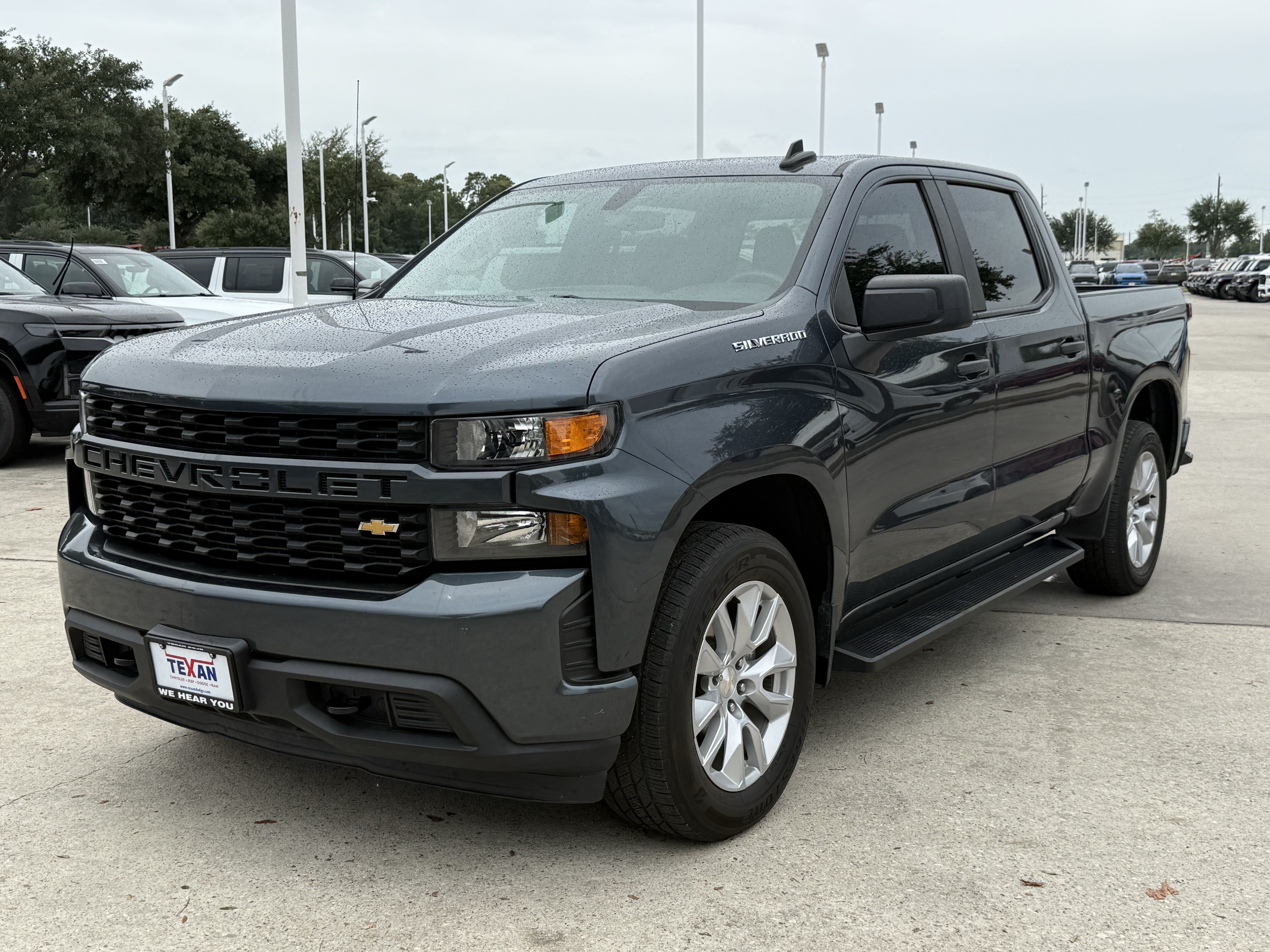 Used 2020 Chevrolet Silverado 1500 Custom w/ Custom Value Package RWD image 9