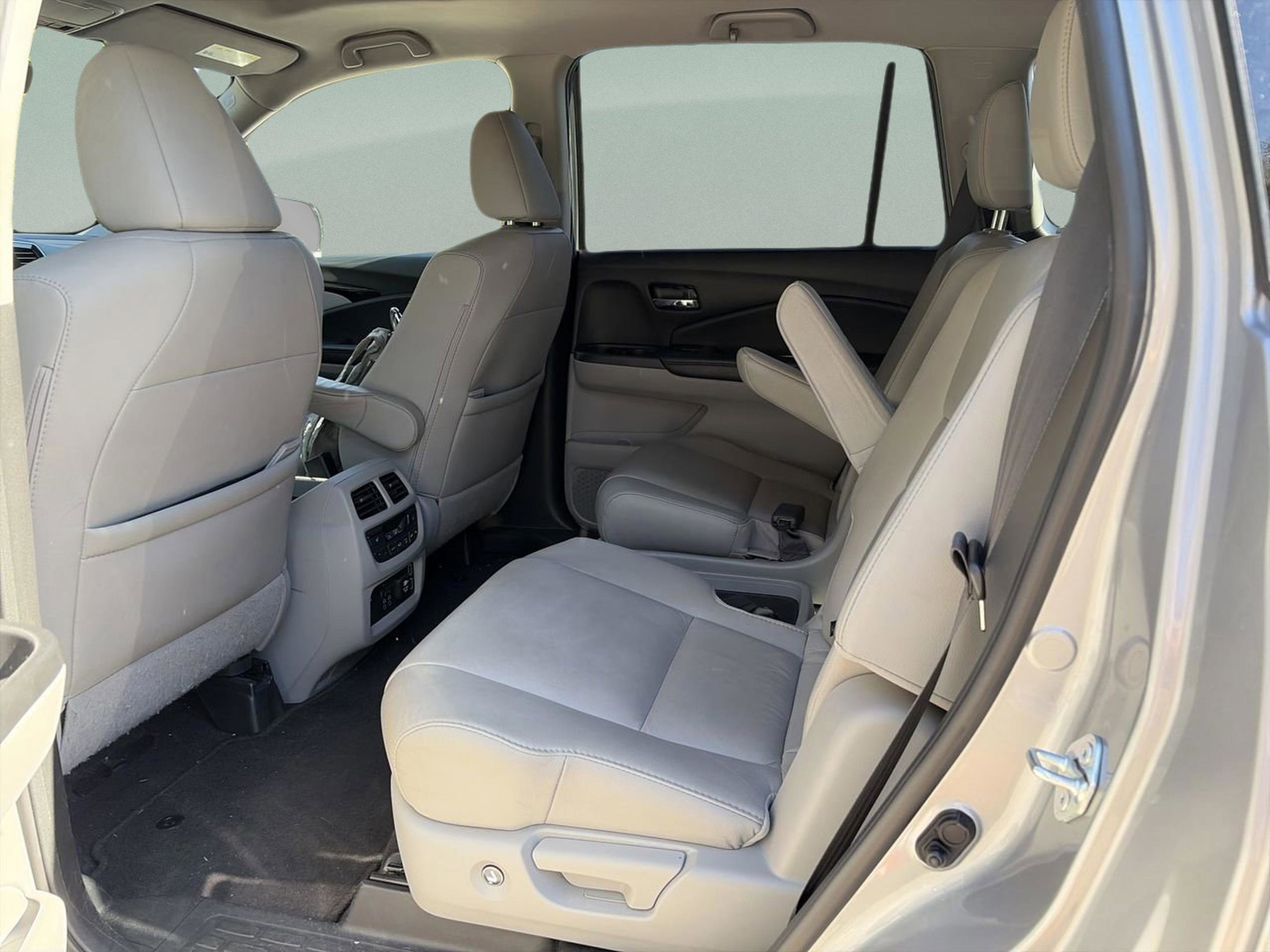 Certified 2021 Honda Pilot Touring image 18