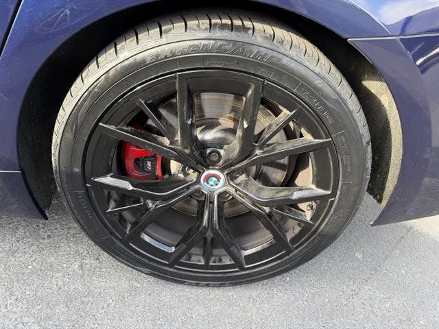 Used 2022 BMW M550i xDrive w/ Premium Package image 13