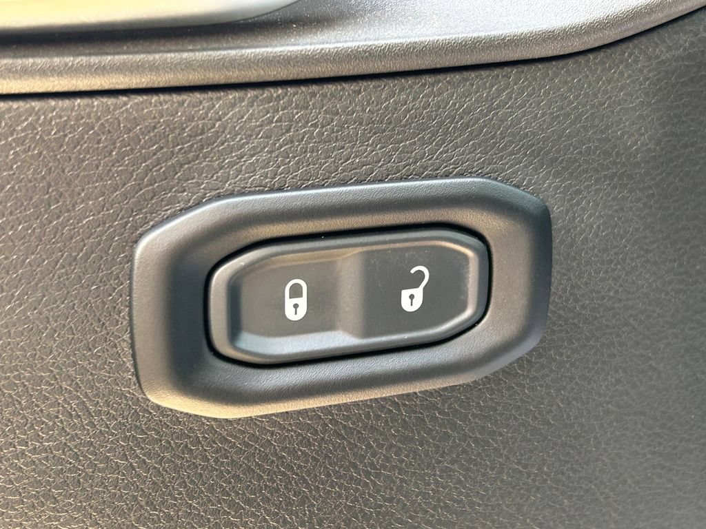 Used 2024 Jeep Wrangler Unlimited Sport AWD/4WD image 20