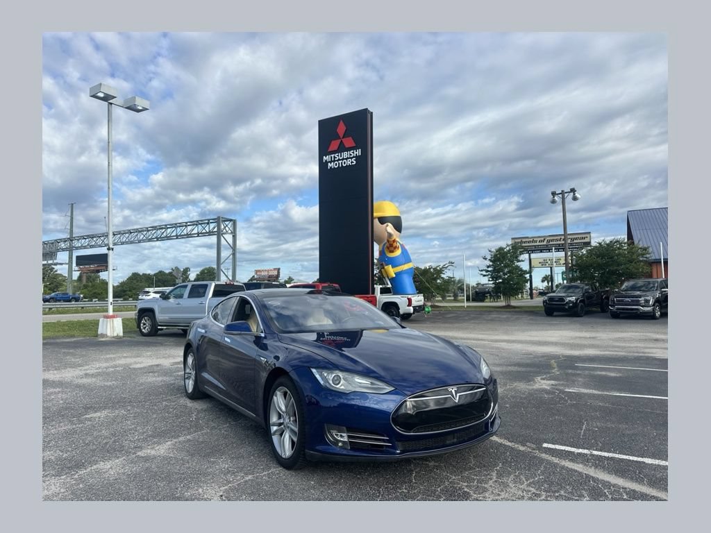 Used 2016 Tesla Model S 70 RWD image 1