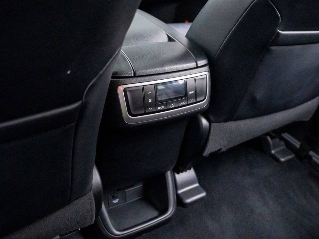 Used 2018 Toyota Highlander Limited image 20