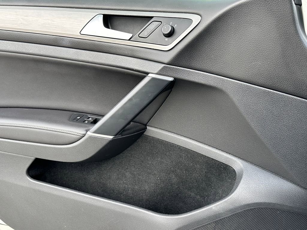 Used 2015 Volkswagen Golf TDI SE image 18