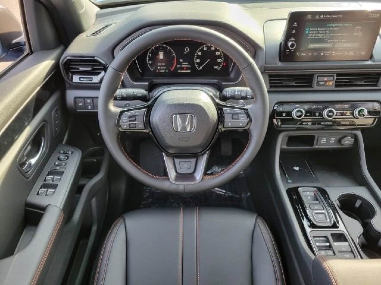 Used 2025 Honda Pilot TrailSport image 5