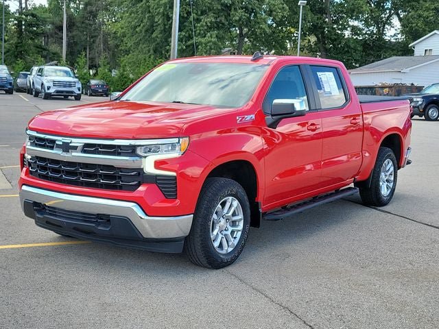 Used 2023 Chevrolet Silverado 1500 LT AWD/4WD image 2