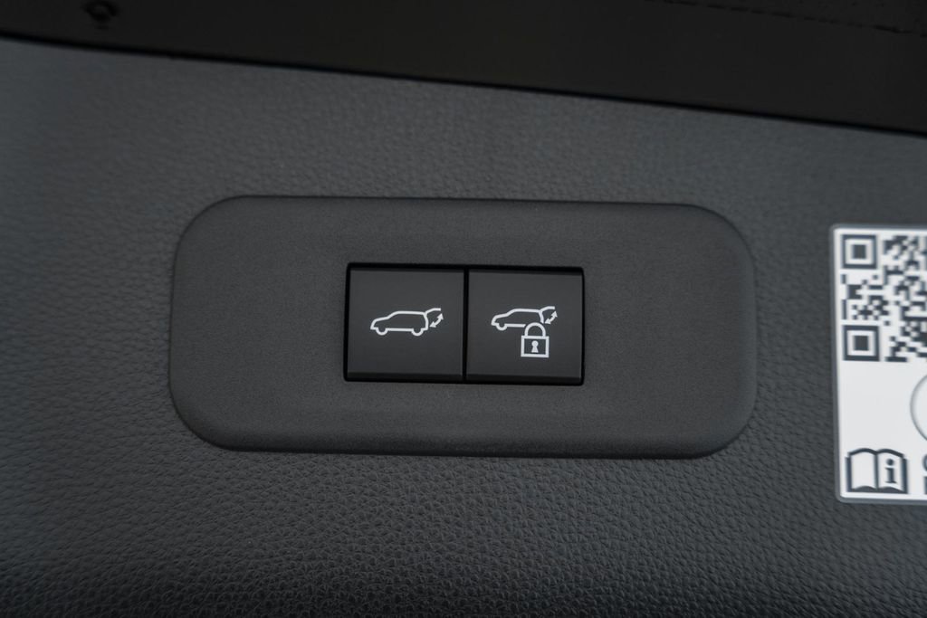 New 2025 Toyota Crown Signia image 11