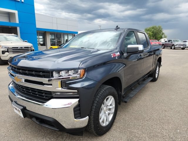 Used 2022 Chevrolet Silverado 1500 LT AWD/4WD image 9
