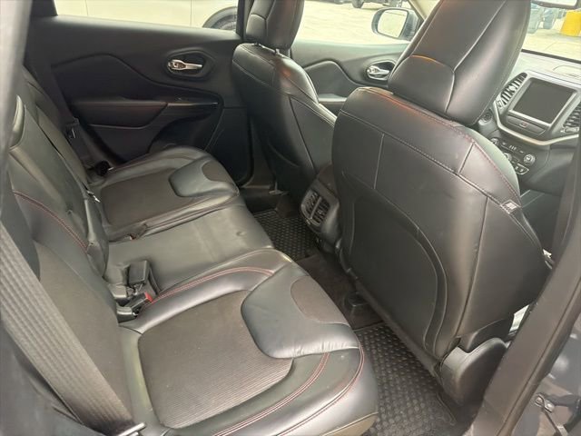 Used 2016 Jeep Cherokee Trailhawk w/ Cold Weather Group image 22
