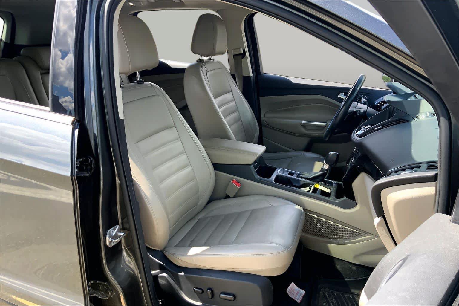 Used 2017 Ford Escape Titanium AWD/4WD image 9