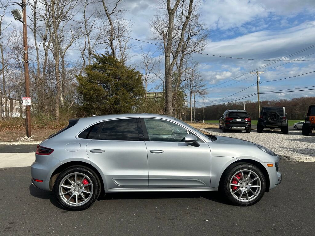 Used 2015 Porsche Macan Turbo image 8