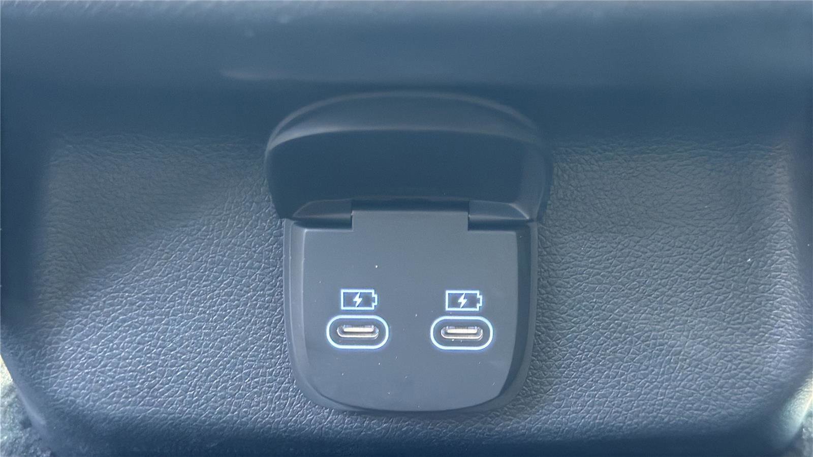 Used 2026 Genesis GV70 2.5T Select image 25