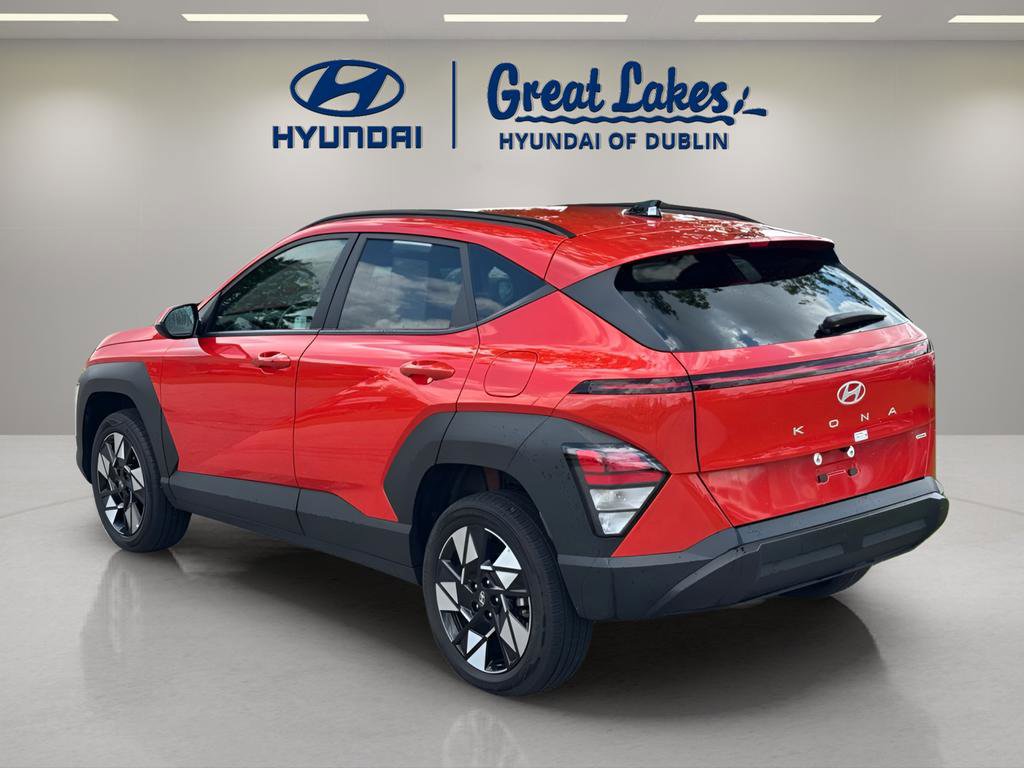 Used 2025 Hyundai Kona SEL AWD/4WD image 3