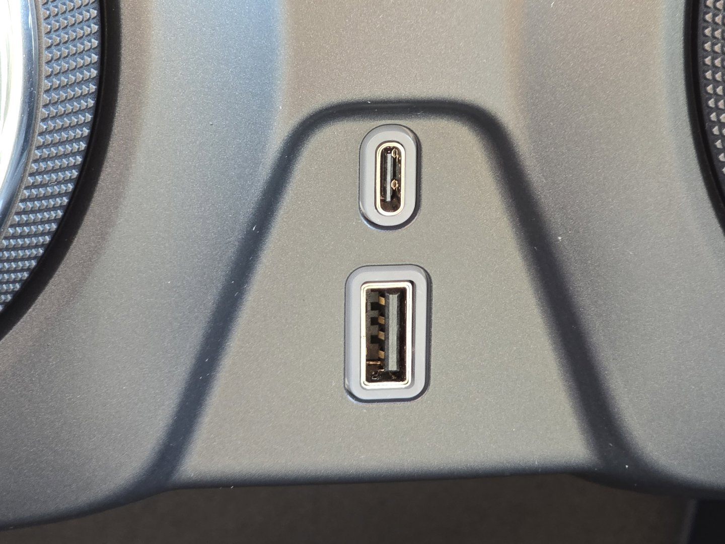 Used 2023 Chevrolet Blazer LT w/ Midnight/Sport Edition FWD image 7