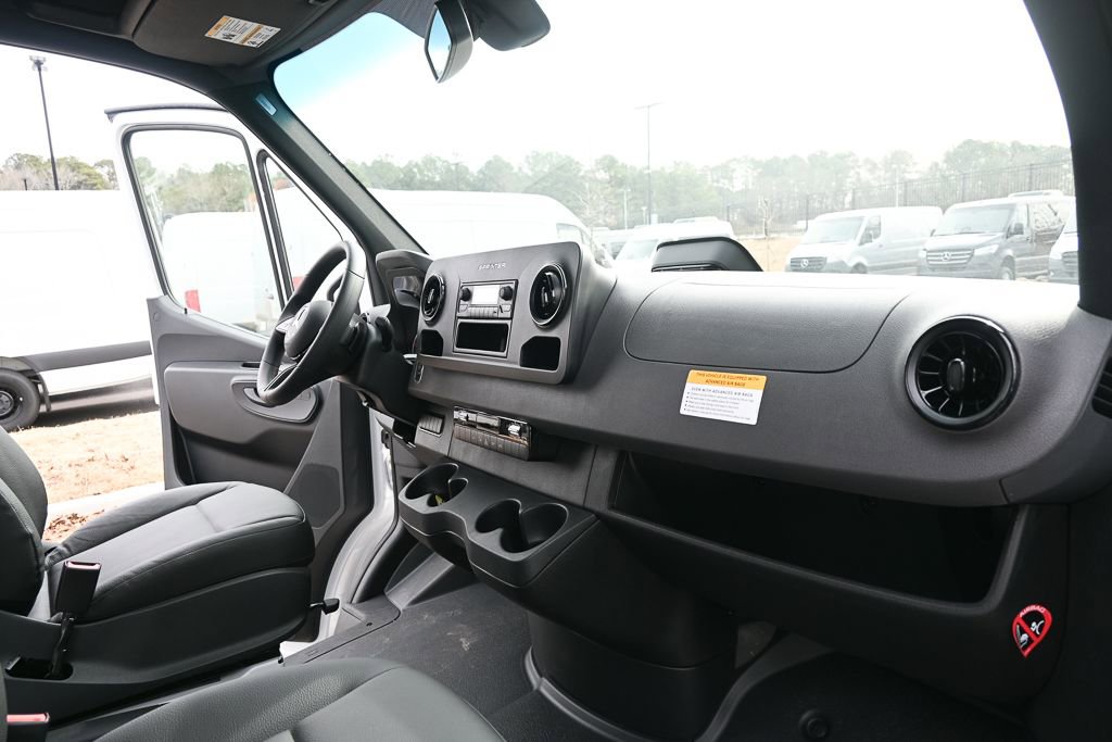 Used 2025 Mercedes-Benz Sprinter 2500 image 20