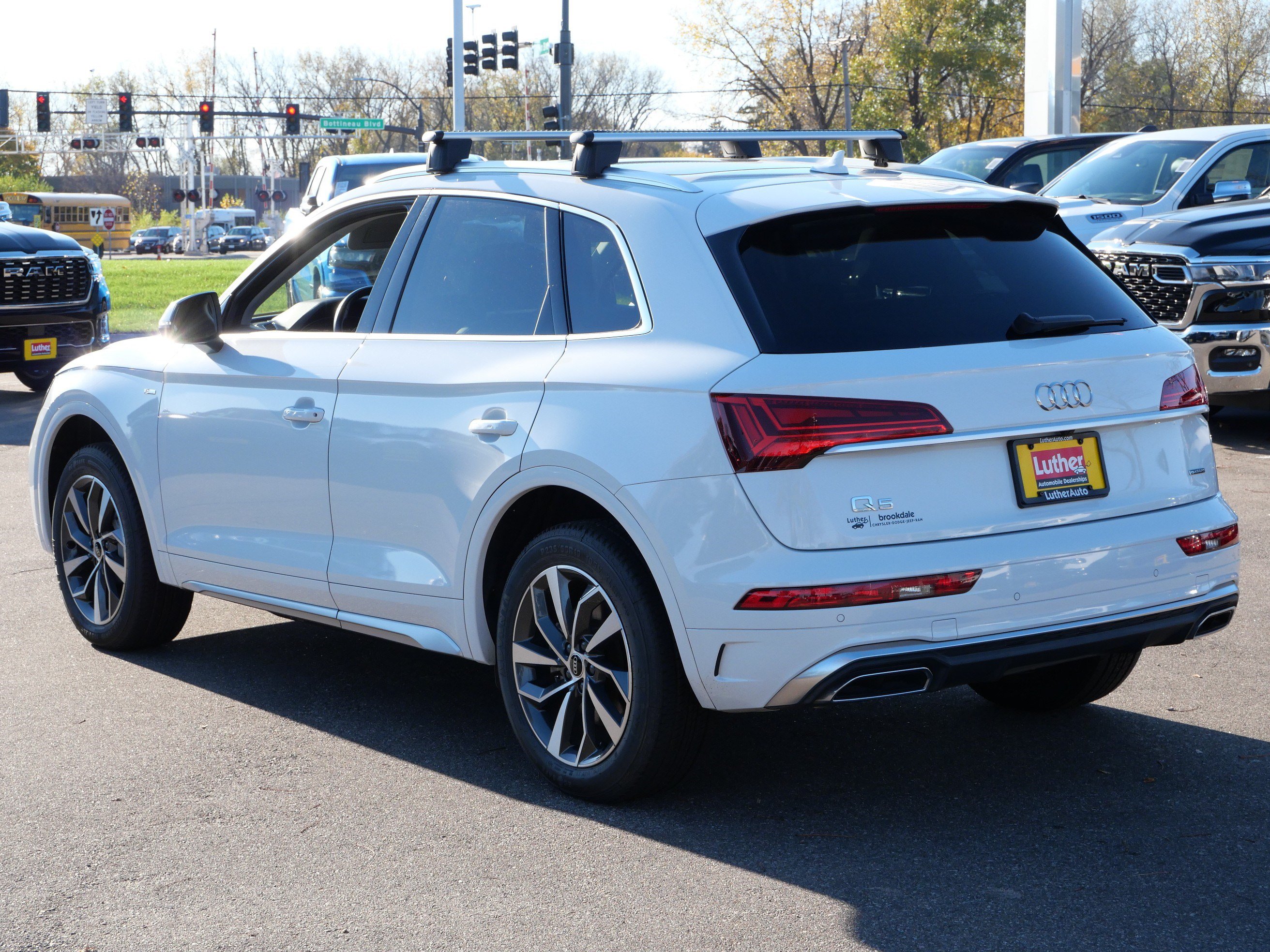 Used 2023 Audi Q5 2.0T Premium Plus AWD/4WD image 5