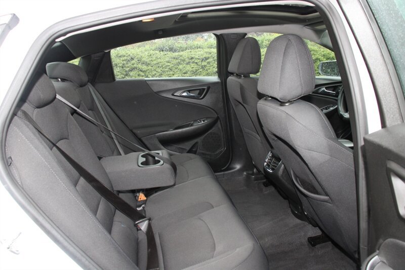 Used 2020 Chevrolet Malibu LT FWD image 6