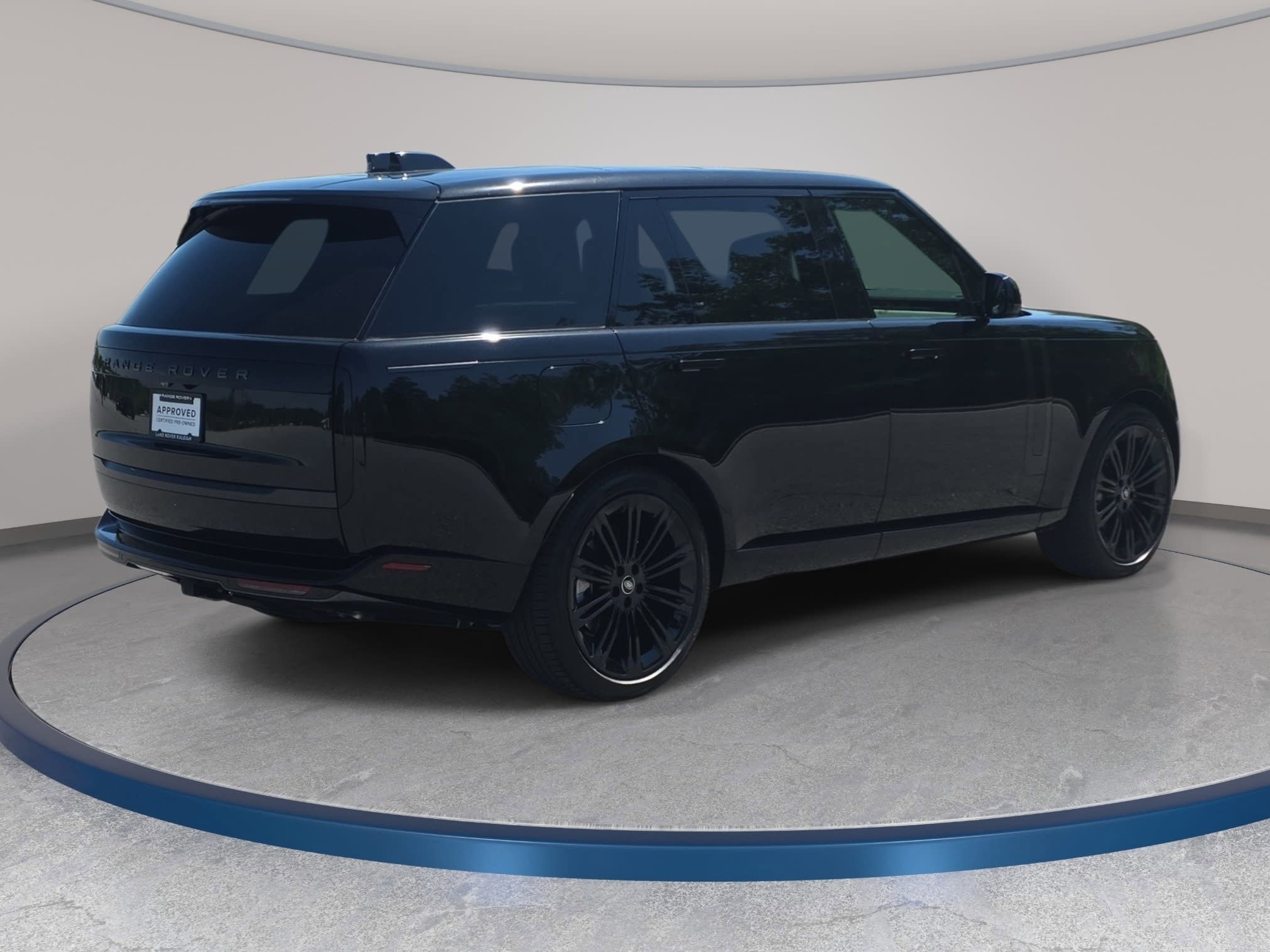 Used 2025 Land Rover Range Rover Long Wheelbase SE AWD/4WD image 5
