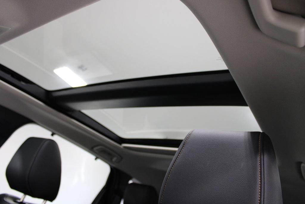 Used 2025 MAZDA CX-70 Plug-In Hybrid w/ Premium Pkg image 53