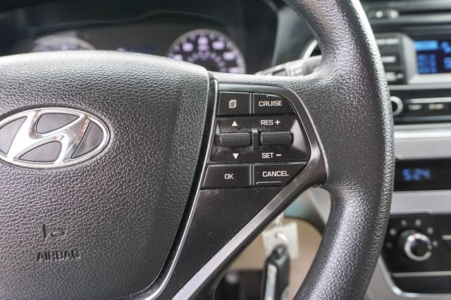 Used 2015 Hyundai Sonata SE w/ Winter Package FWD image 16