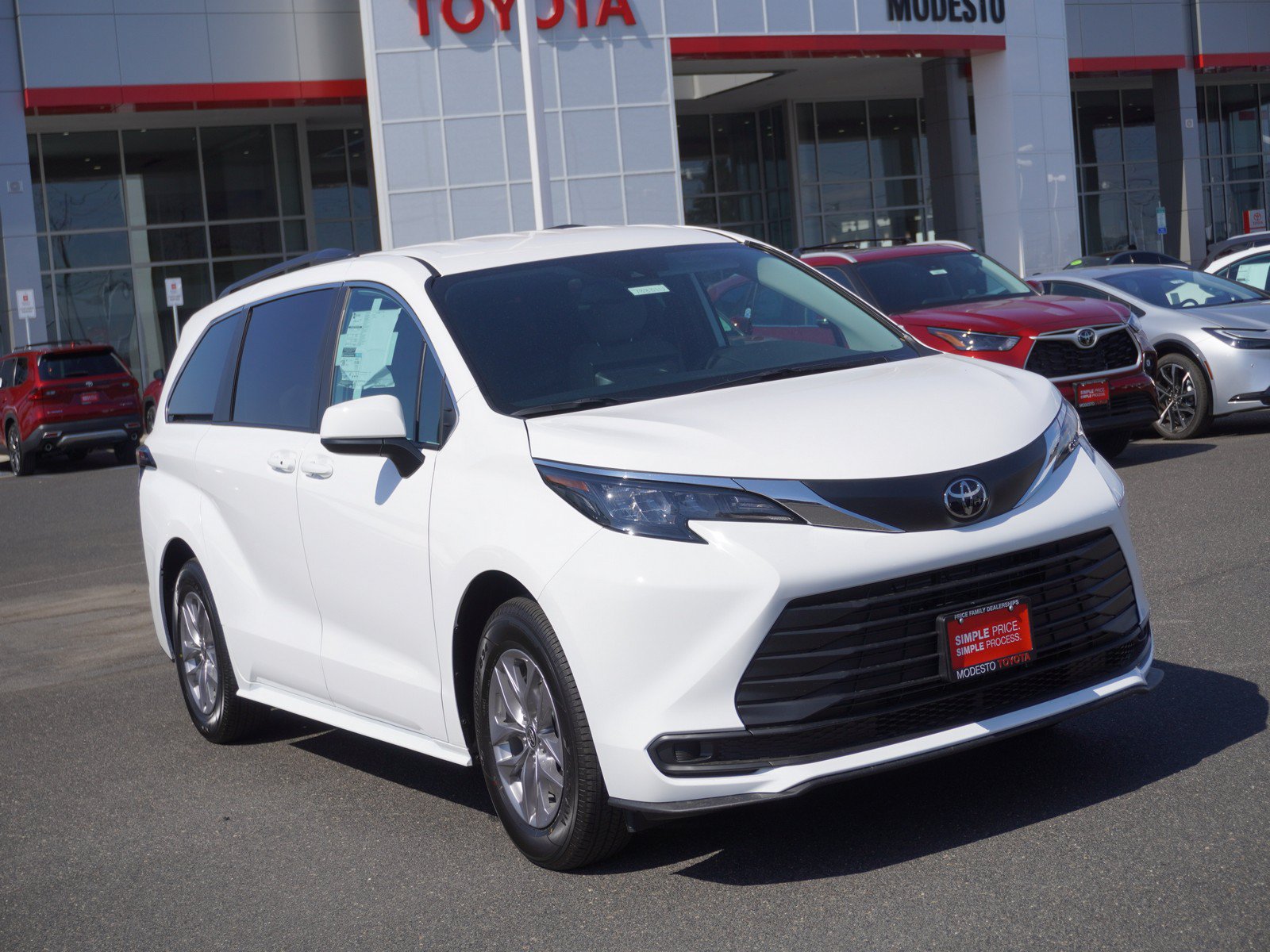 New 2026 Toyota Sienna LE