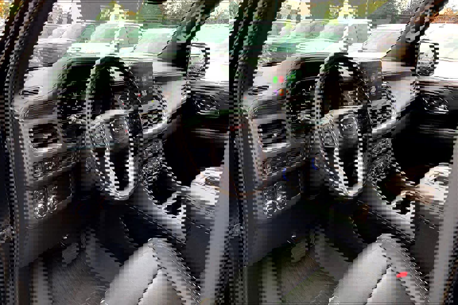 Used 2022 GMC Yukon SLT w/ SLT Luxury Package image 16