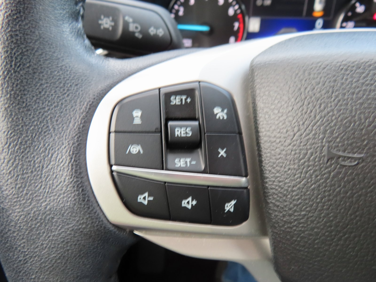 Used 2023 Ford Explorer XLT w/ Equipment Group 202A image 18