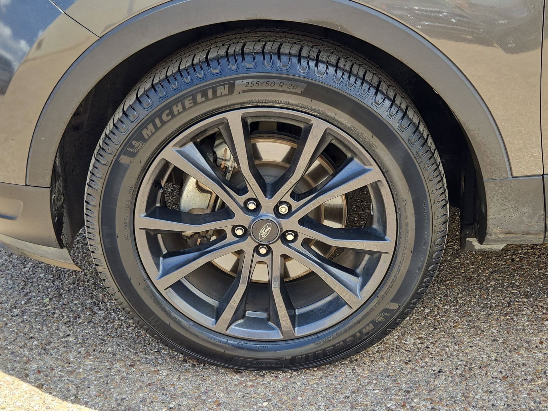 Used 2018 Ford Explorer XLT w/ Equipment Group 202A FWD image 11